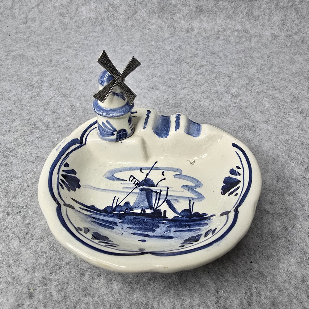 Vintage‎ Delft Blue Windmill Ashtray Hand Painted Holland Ceramic Dutch Decor 4”
